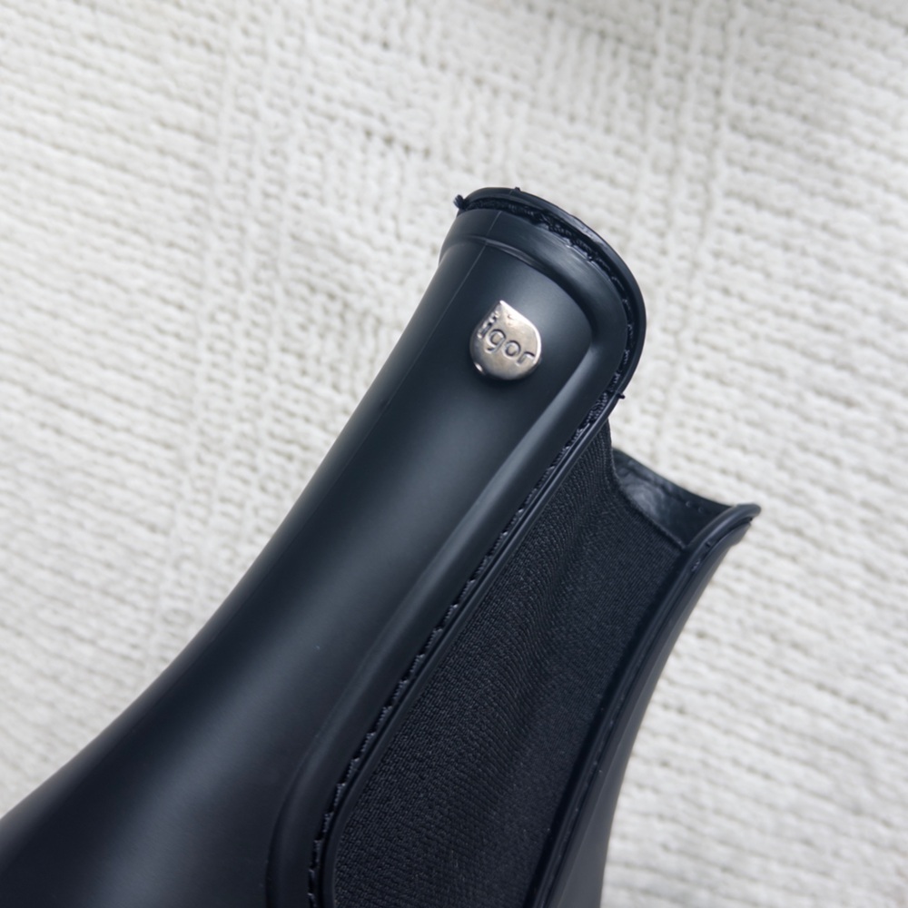 NEW Igor Black Ankle Water Boots - Picture 3 of 3